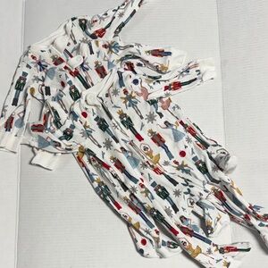 Baby clothes for 6M.